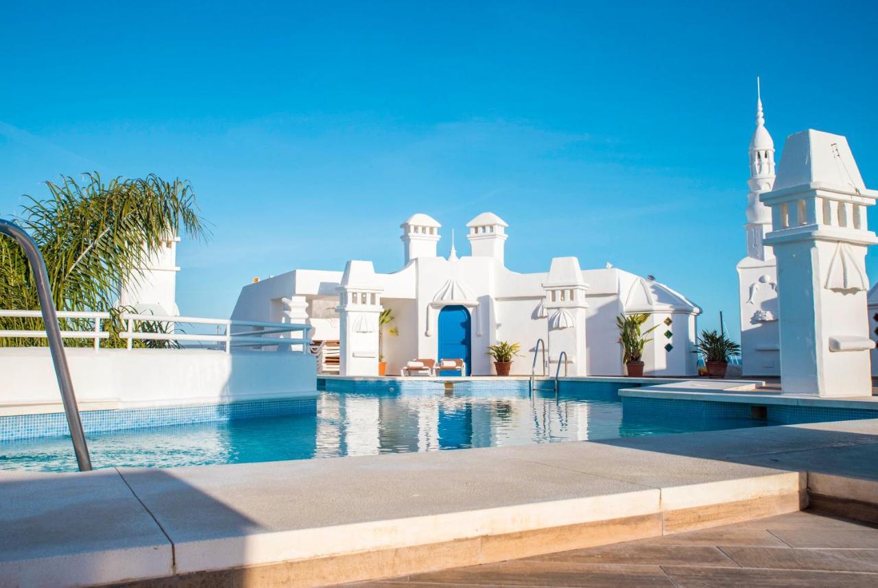 Popeye Suite: Puerto Marina Island Retreat With Rooftop Pool Apartment Benalmadena