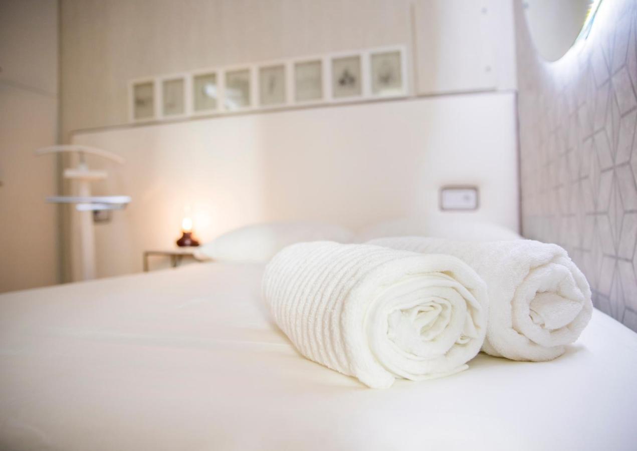 Apartment Popeye Suite: Puerto Marina Island Retreat With Rooftop Pool