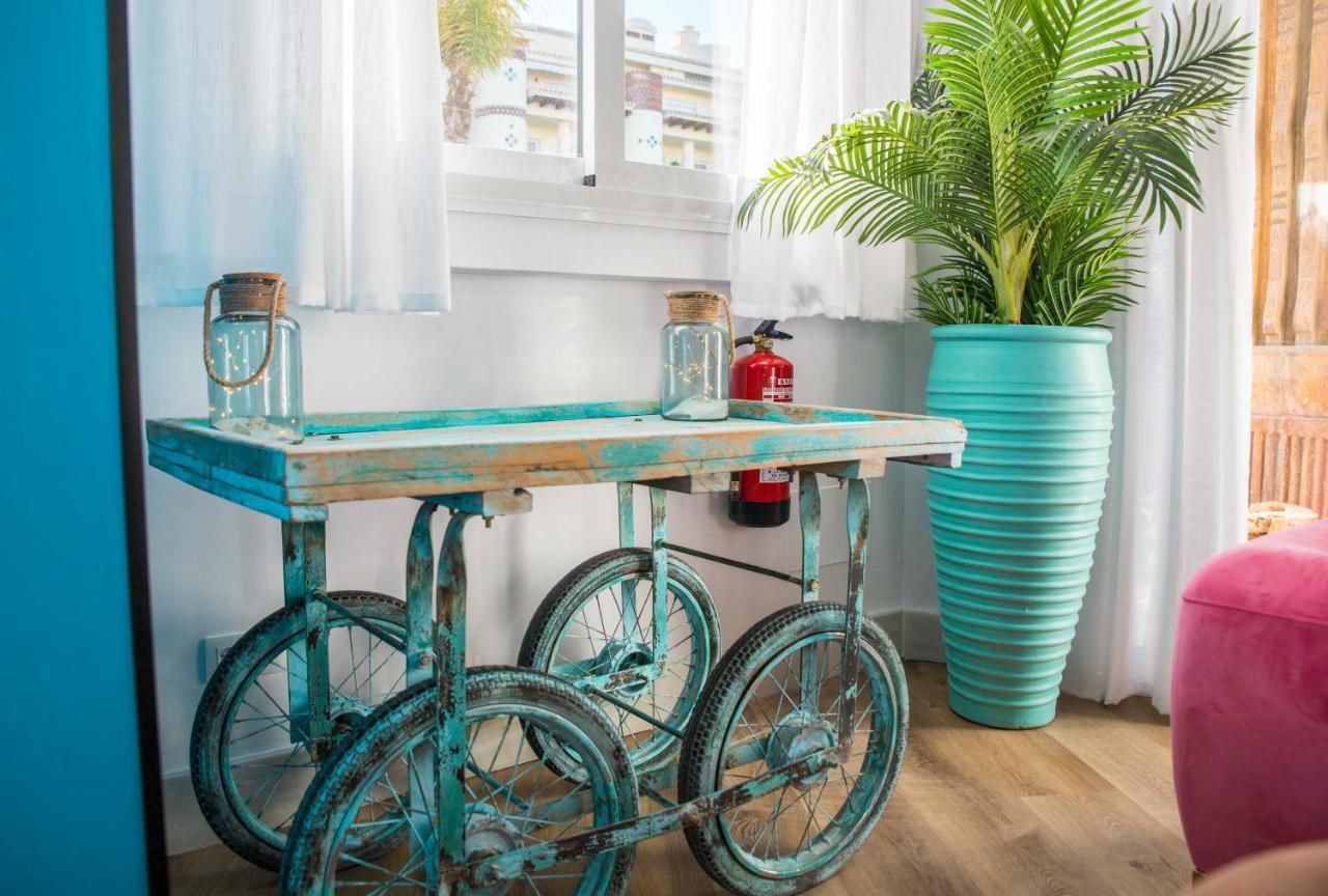 Apartment Popeye Suite: Puerto Marina Island Retreat With Rooftop Pool Benalmadena