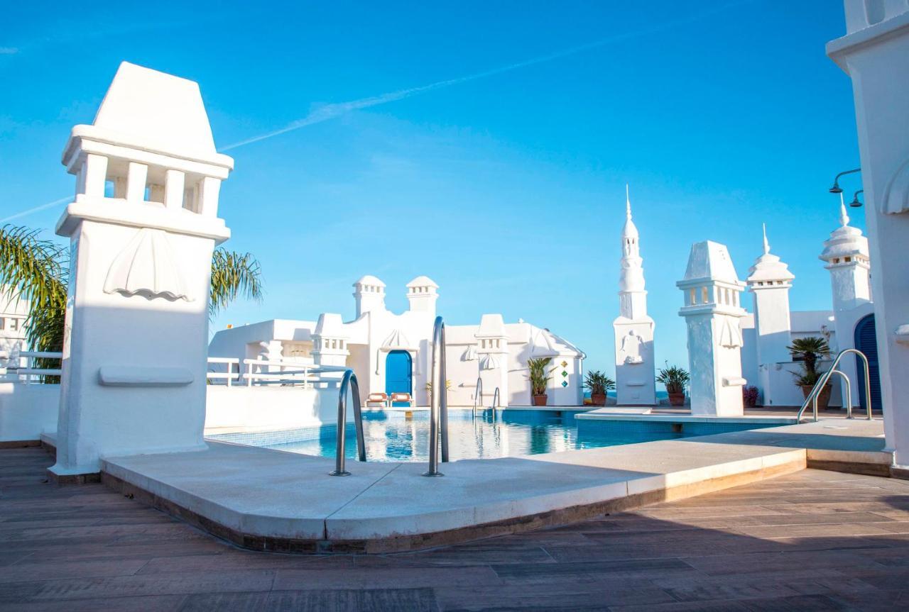 Popeye Suite: Puerto Marina Island Retreat With Rooftop Pool