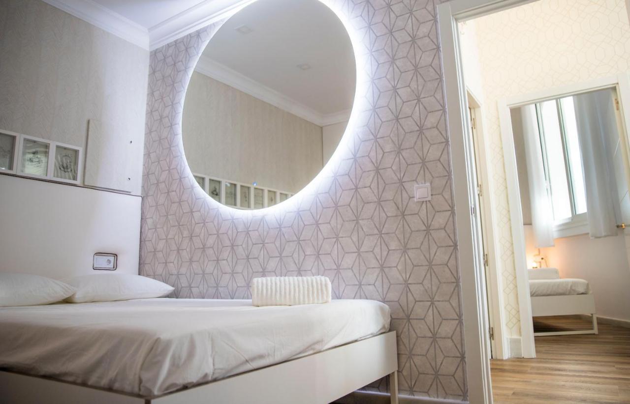 Popeye Suite: Puerto Marina Island Retreat With Rooftop Pool Apartment *
