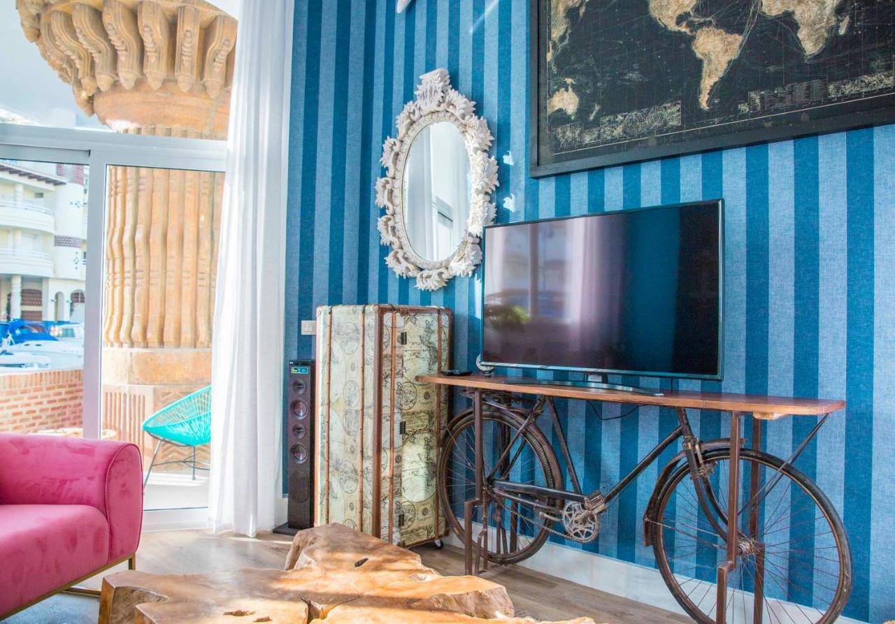 Popeye Suite: Puerto Marina Island Retreat With Rooftop Pool *