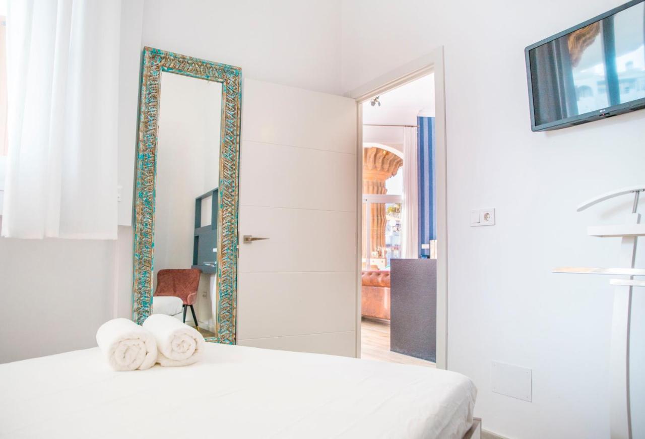 Apartment Popeye Suite: Puerto Marina Island Retreat With Rooftop Pool