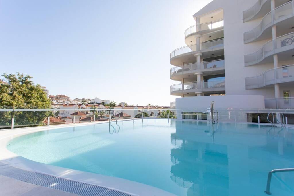 Apartment 2 Bedroom Luxury In Benalmadena