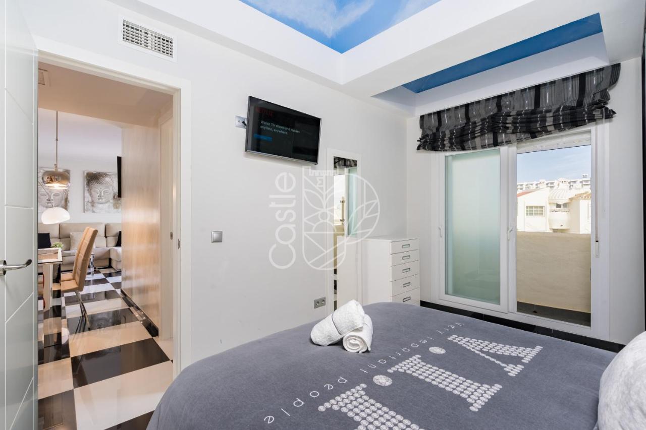 Malaga Puerto Marina Playa Vacacional Luxury Apartment