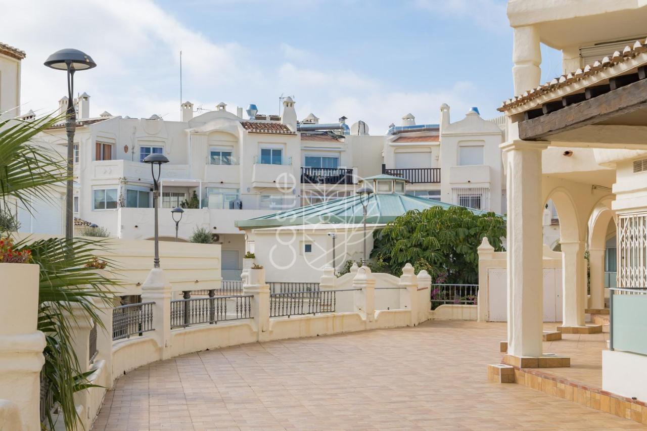 Malaga Puerto Marina Playa Vacacional Luxury Apartment