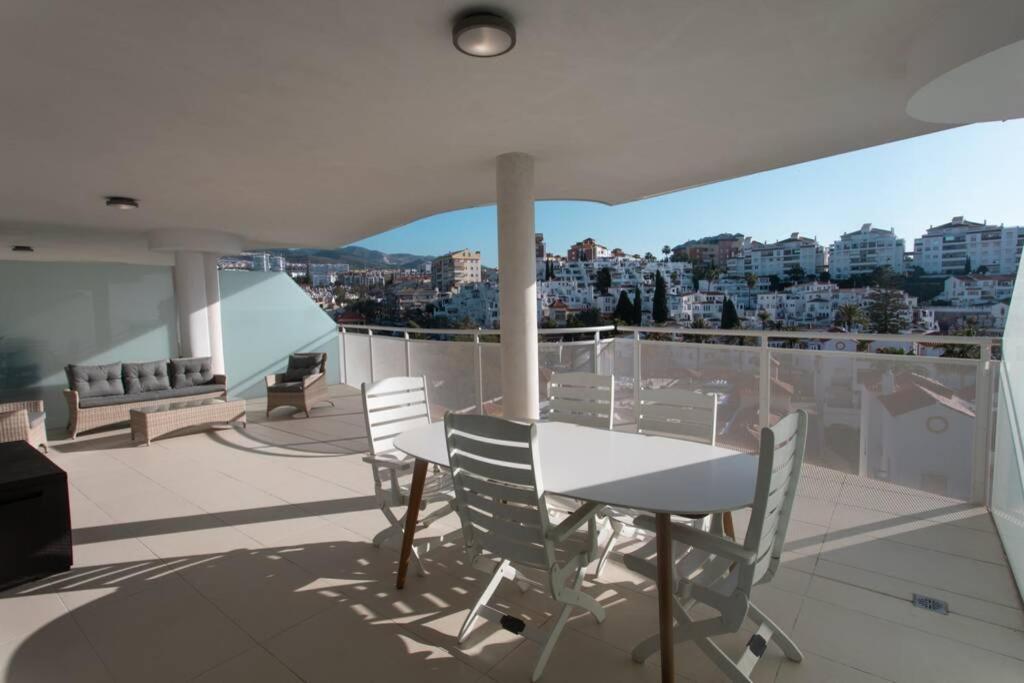 Apartment 3 Bedroom Luxury In *