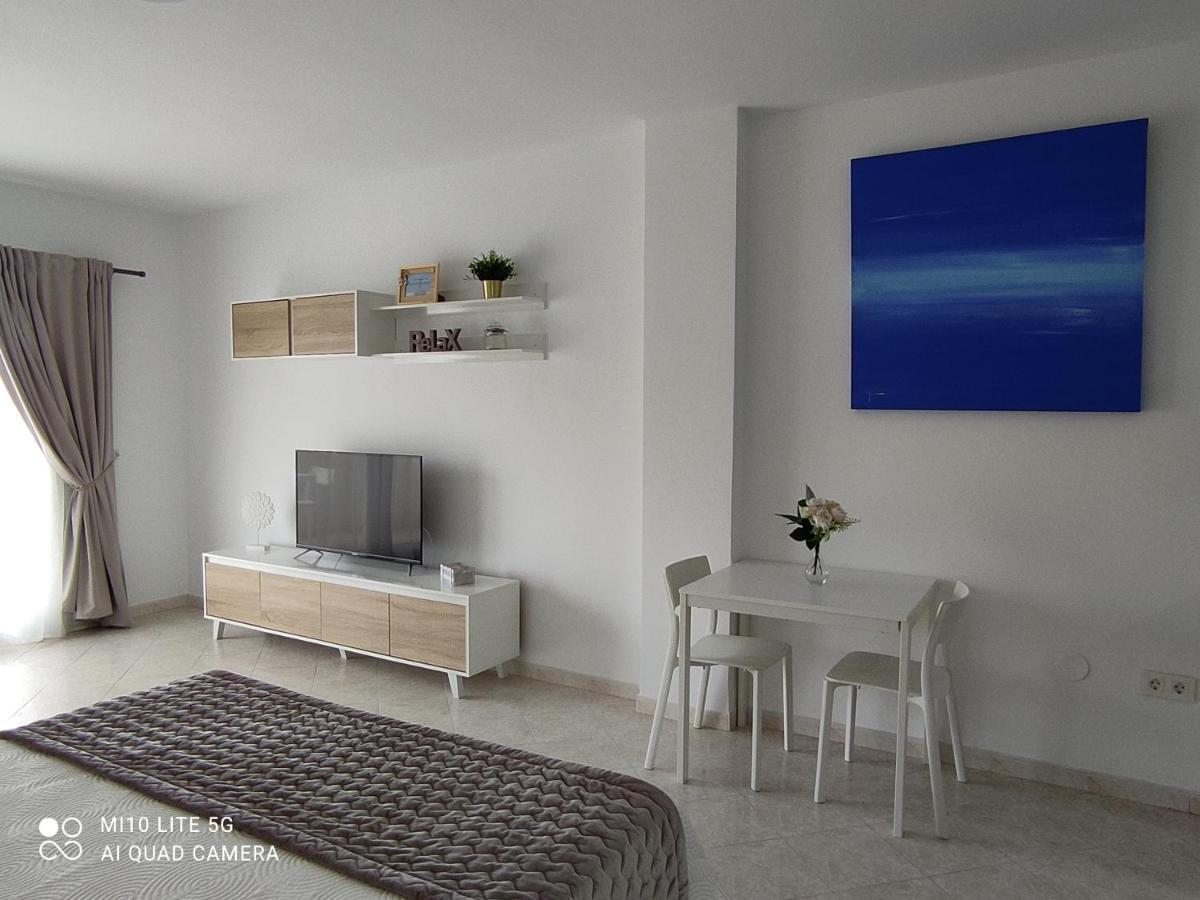 Benalsuite Estudio, Piscina Y Playa En Benalbeach, Appartement *
