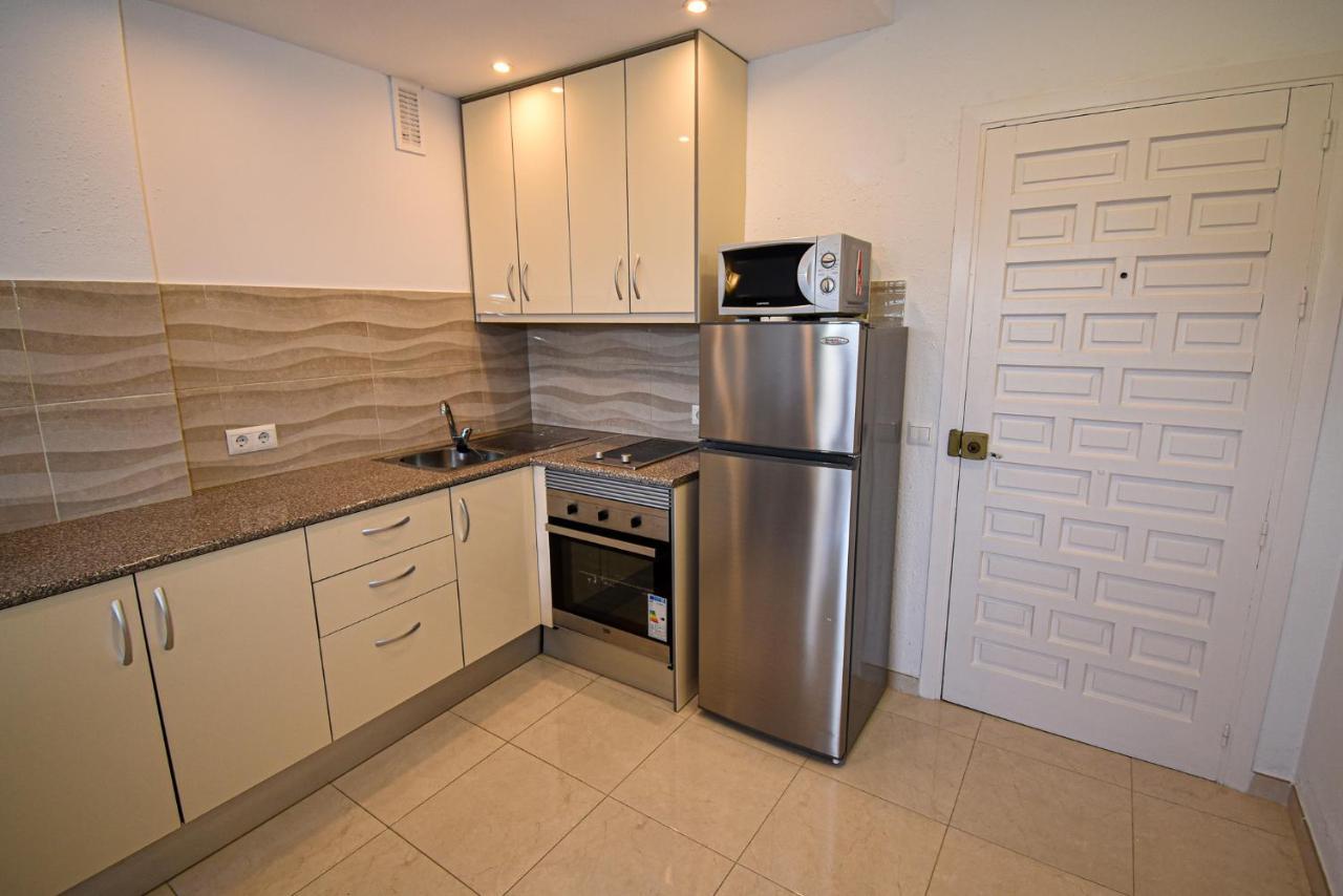 Benal Superb Front 1 Bedroom Apartment, Sleeps 5 Benalmádena