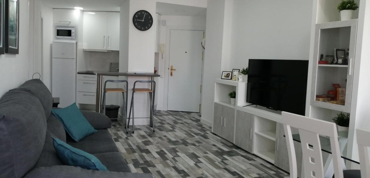 Precioso Apartamento En Enfrente De Puerto Marina