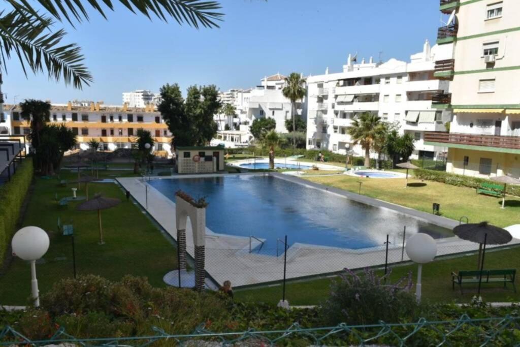 Modern Studio Near Beach. Sea, Pool And Wi-fi