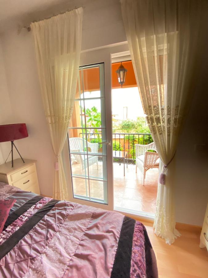 With Heated Private Pool, Sea View& Turkish Sauna *