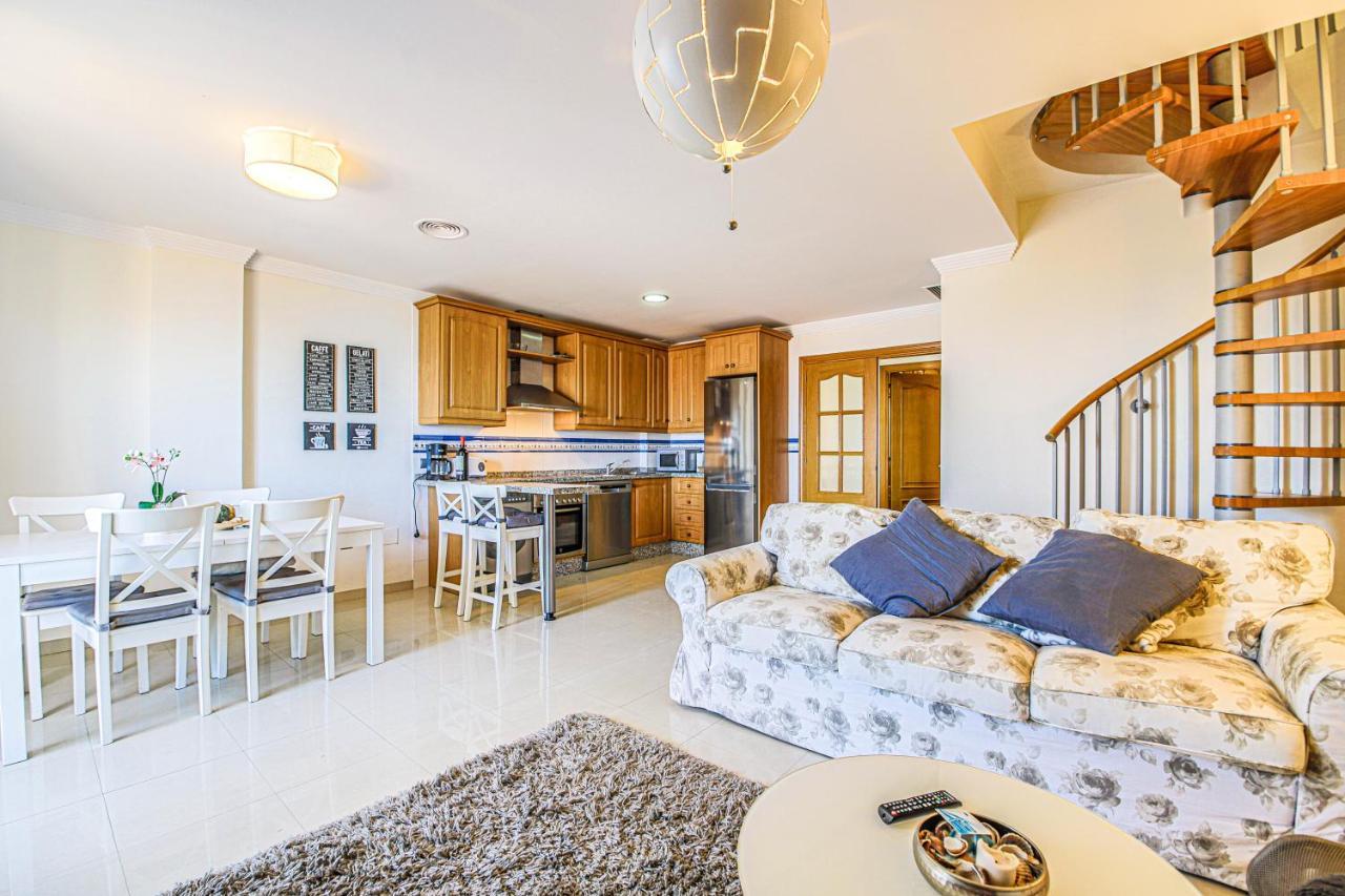 Excepcional Duplex Al Lado De La Playa Y Con Vistas Al Mar *