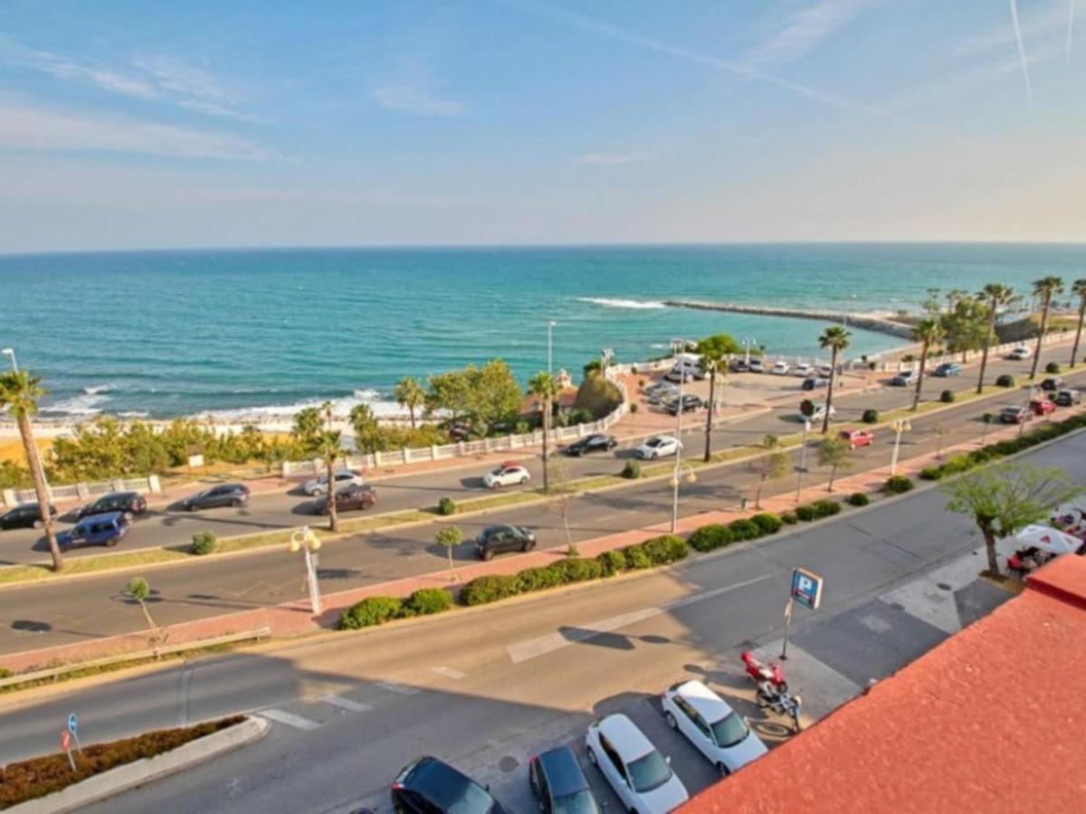 Chic Beachfront Flat With Amazing Sea Views And Private Indoor Parking