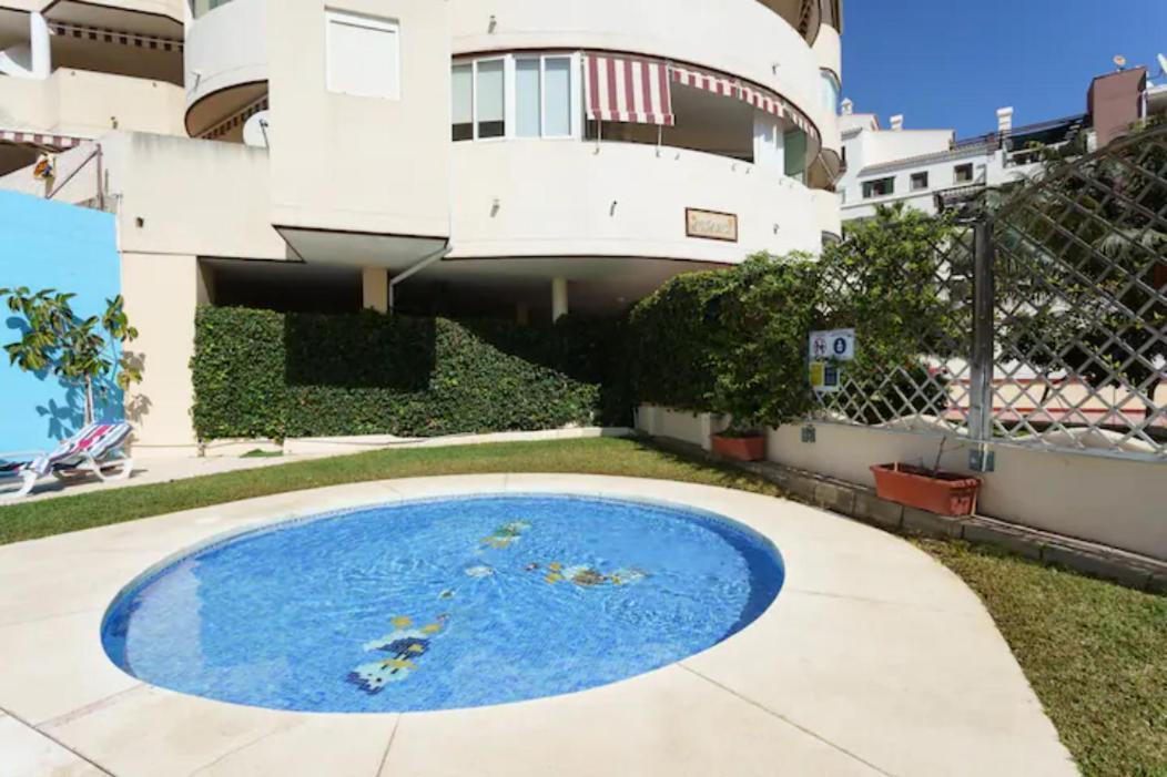 Apartment Chic Beachfront Flat With Amazing Sea Views And Private Indoor Parking *