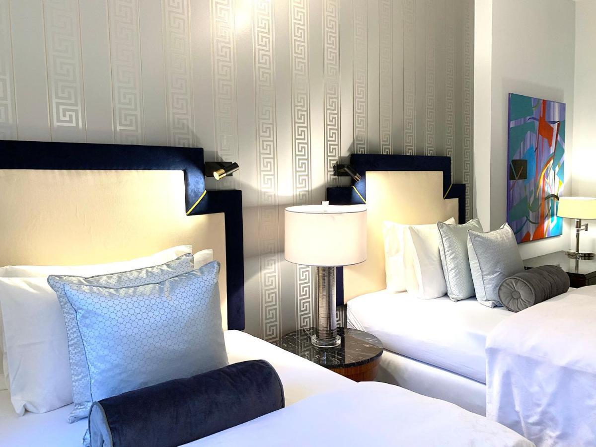 Villa Mondrian Luxury & *