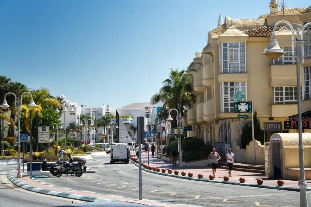 Apartment Prime Location, Pool, Beach, Shops, All Nearby *
