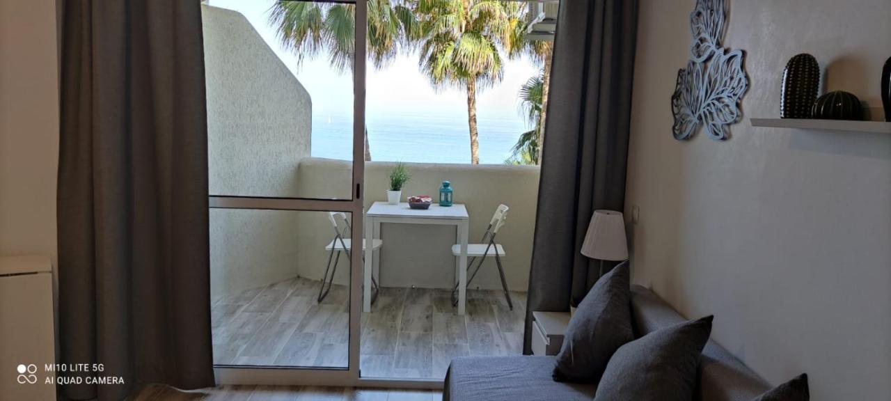 Estudio En Benalbeach, Vistas Mar, Primera Linea Playa