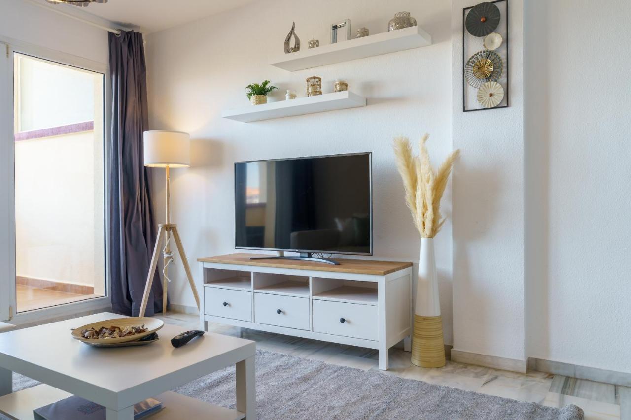 Chic Beachfront Flat With Amazing Sea Views And Private Indoor Parking