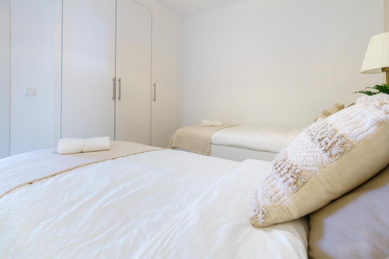 Chic Beachfront Flat With Amazing Sea Views And Private Indoor Parking *