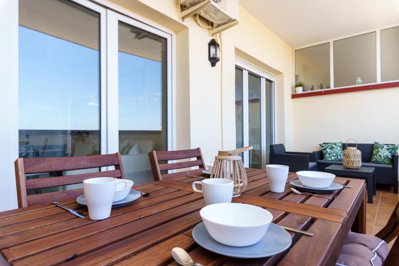 Apartment Chic Beachfront Flat With Amazing Sea Views And Private Indoor Parking *