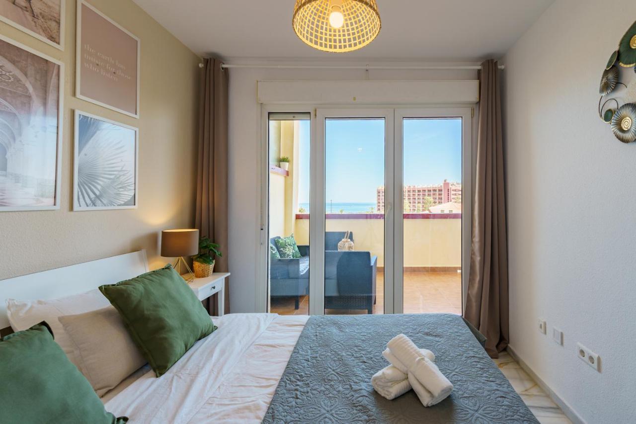 Apartment Chic Beachfront Flat With Amazing Sea Views And Private Indoor Parking *