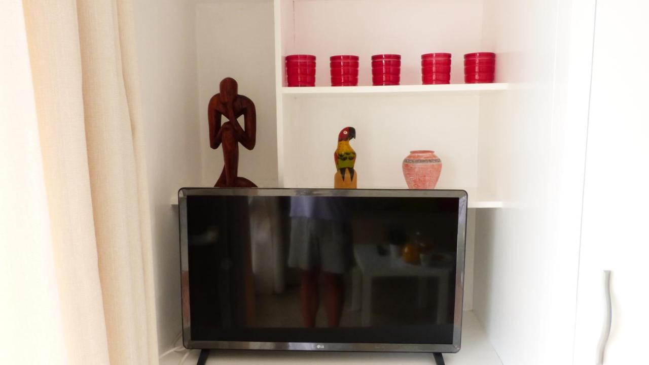 Studio With Access To The Garden. Open Pool. Beach Very Close. Wifi & Netflix Free Apartamento *
