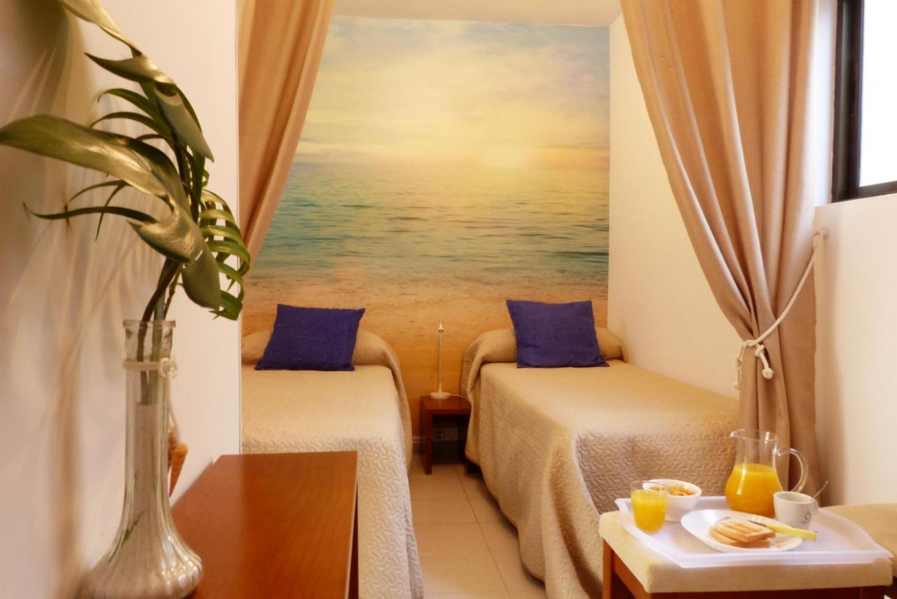 Studio With Access To The Garden. Open Pool. Beach Very Close. Wifi & Netflix Free *