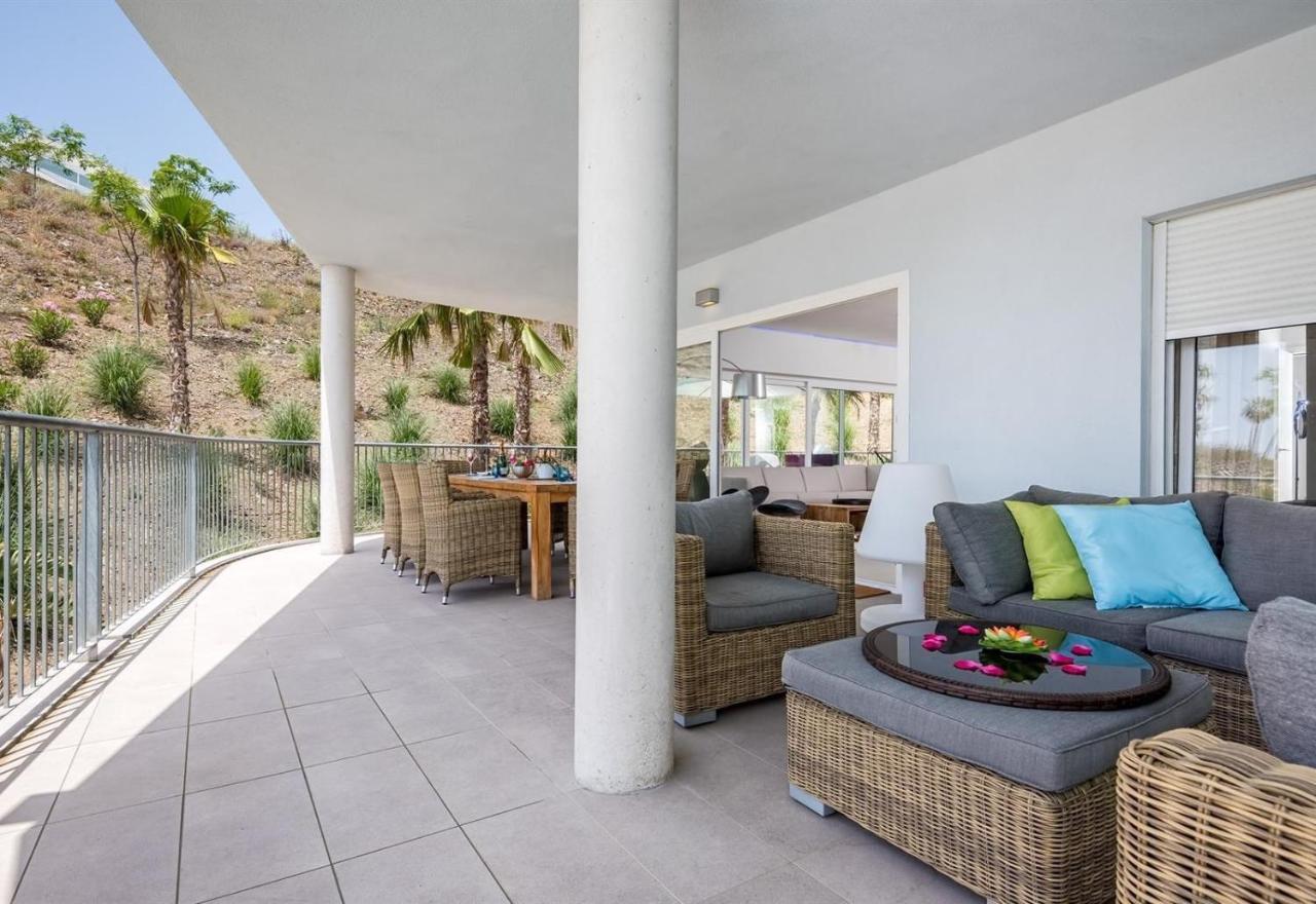 Apartment New Luxury 3-bedroom Seaview