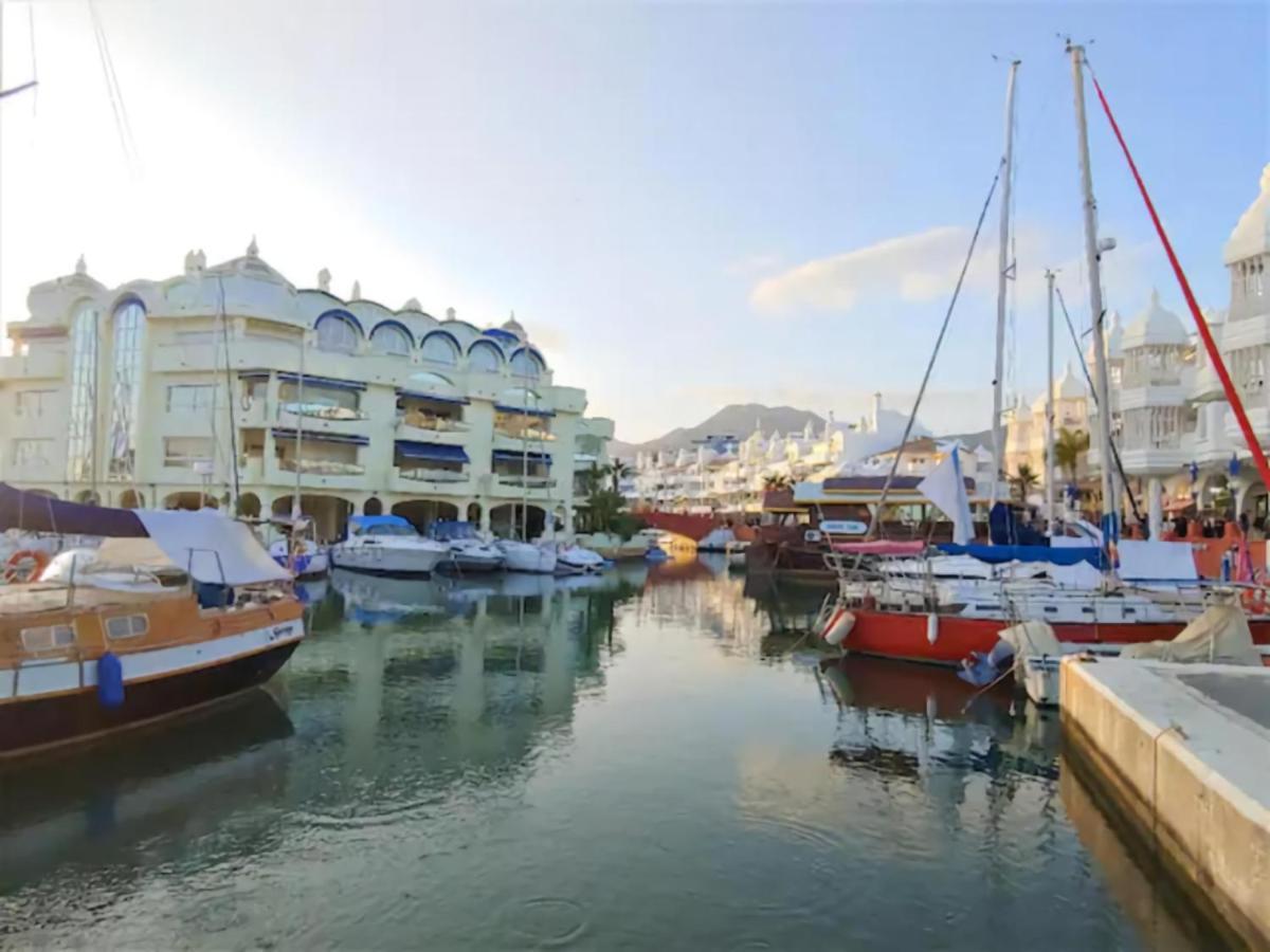 Beachfront Puerto Marina Sunrise Apartamento Benalmádena
