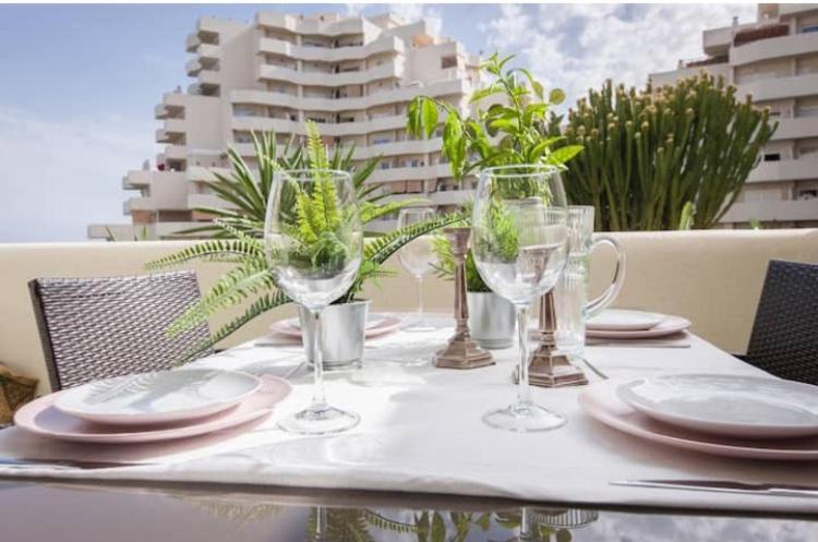 Apartment Premium In Benalbeach,