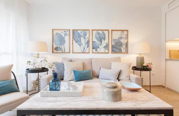 Apartment Premium In Benalbeach,