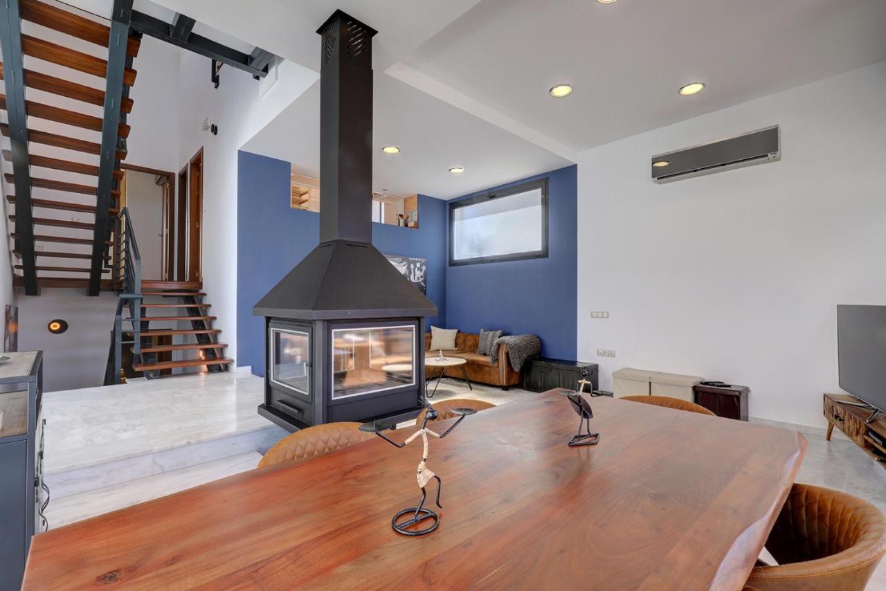 Villa In Puerto Marina With Private Pool