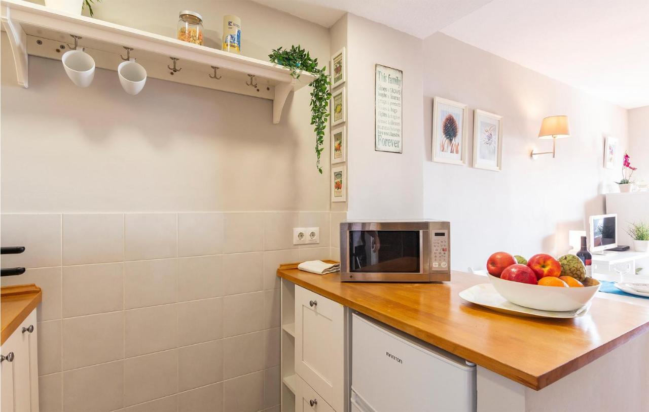 1 Bedroom Gorgeous In Apartment