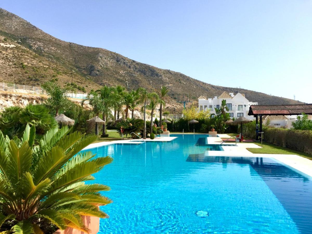 Bayview -superb Luxurious Sea View Penthouse With Private Hot Tub By Solrentspain Apartment *