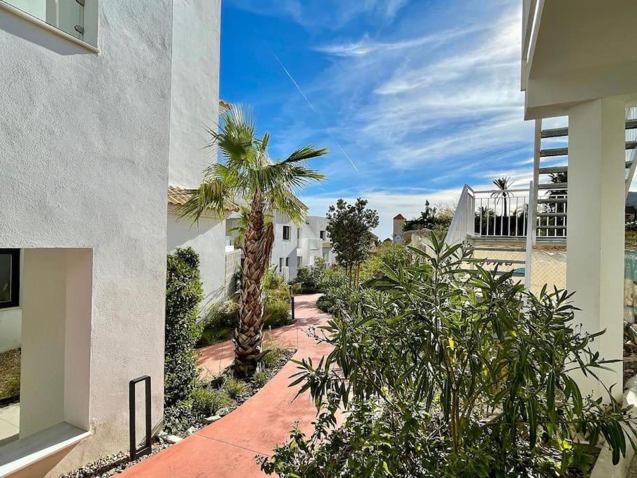 Bayview -superb Luxurious Sea View Penthouse With Private Hot Tub By Solrentspain *