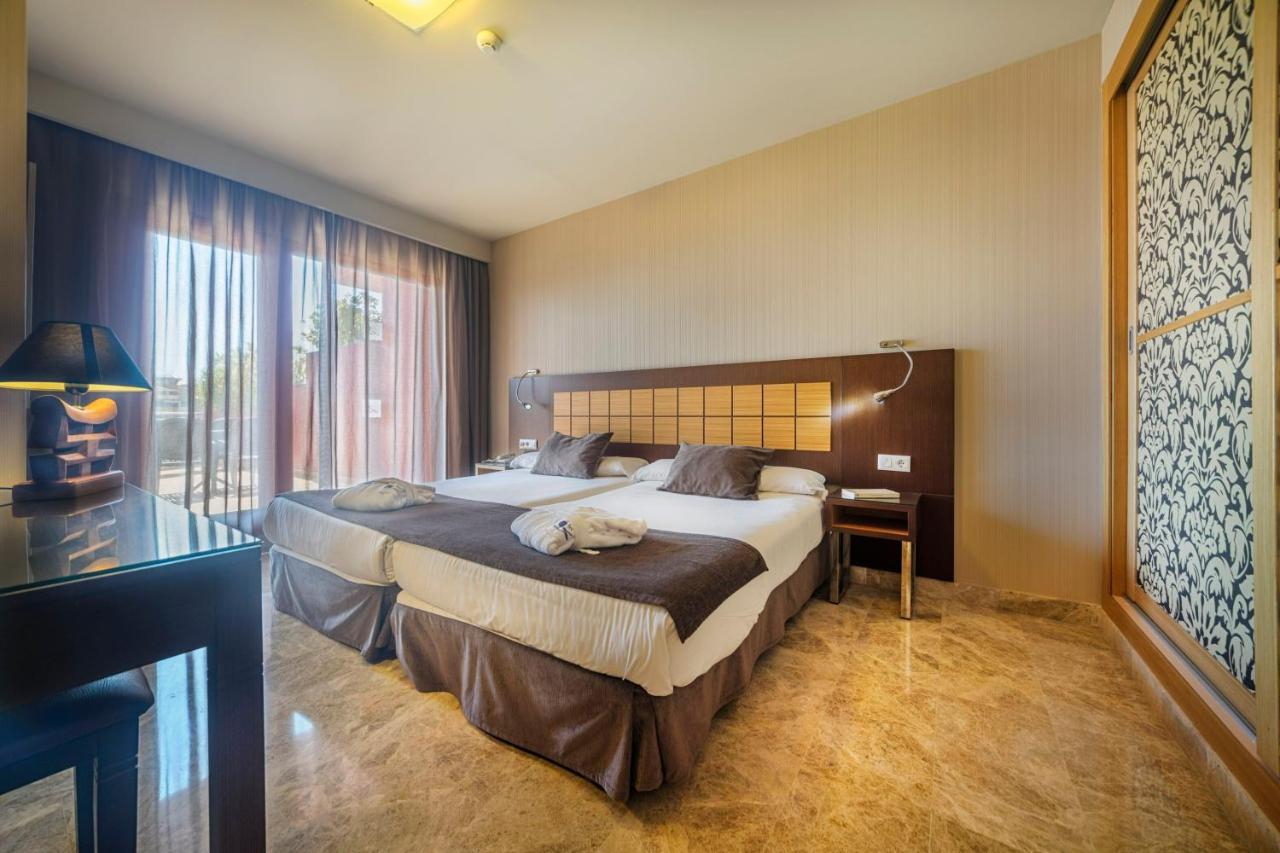 World Hotel