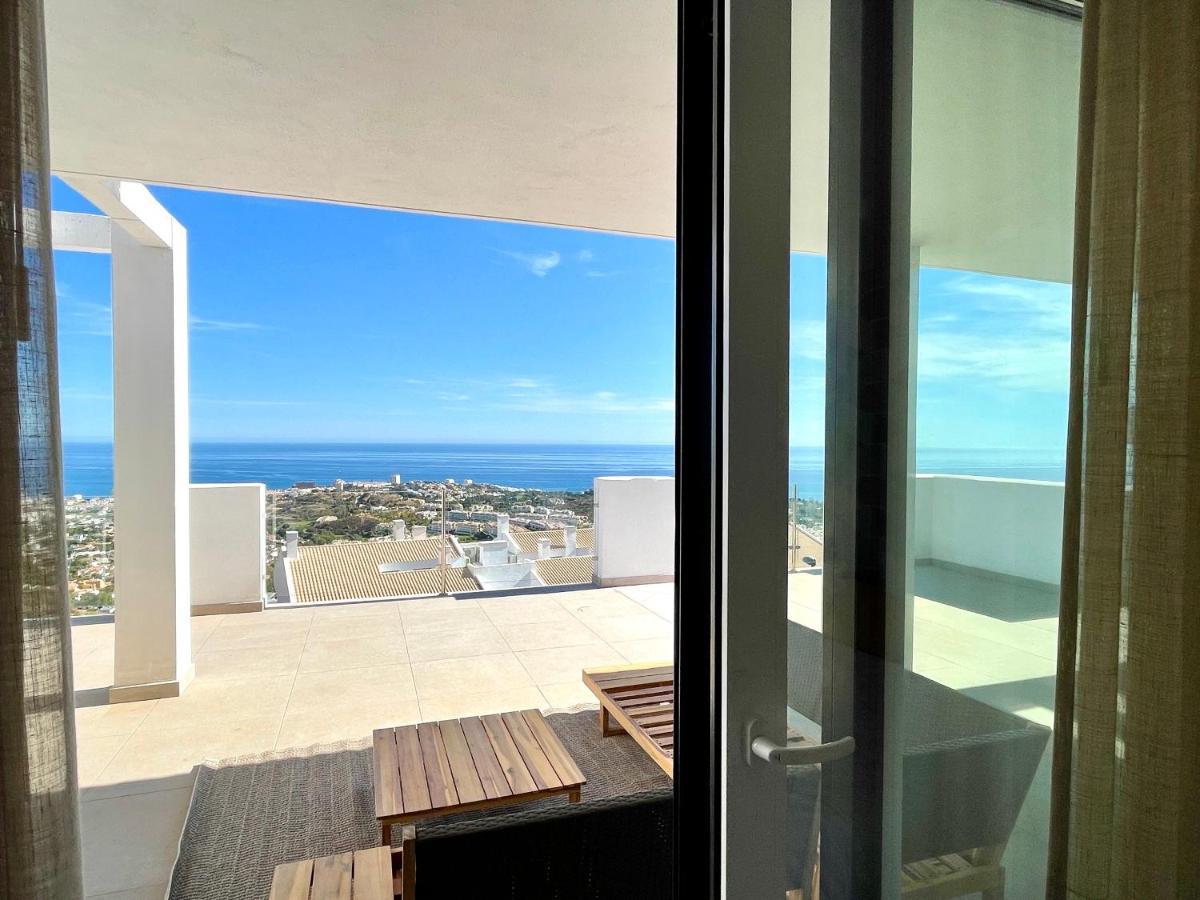 Apartment Bayview -superb Luxurious Sea View Penthouse With Private Hot Tub By Solrentspain *