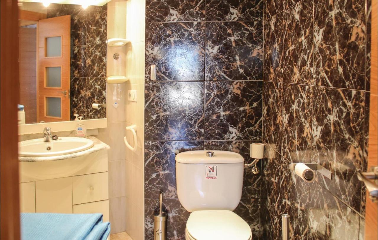 Beautiful In Benalmdena With 2 Bedrooms, Wifi And Outdoor Swimming Pool *