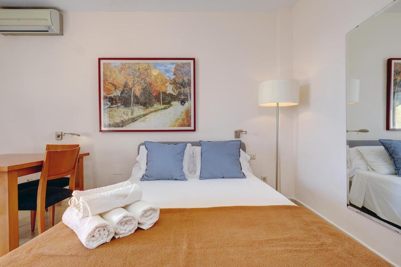 065 - Fabulous Sea View Studio Apartment *