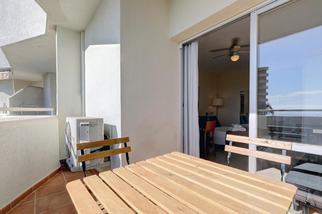 065 - Fabulous Sea View Studio