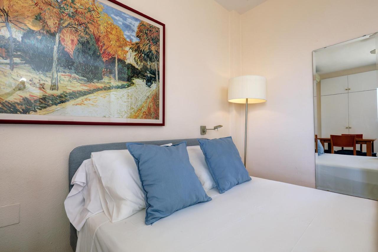 065 - Fabulous Sea View Studio Apartment *