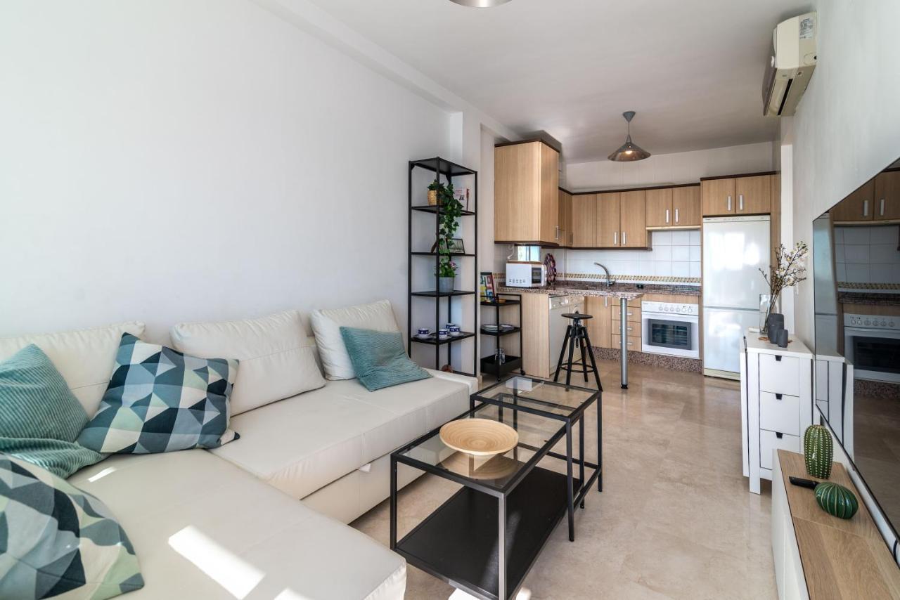 Seaviews 500m From The Beach *