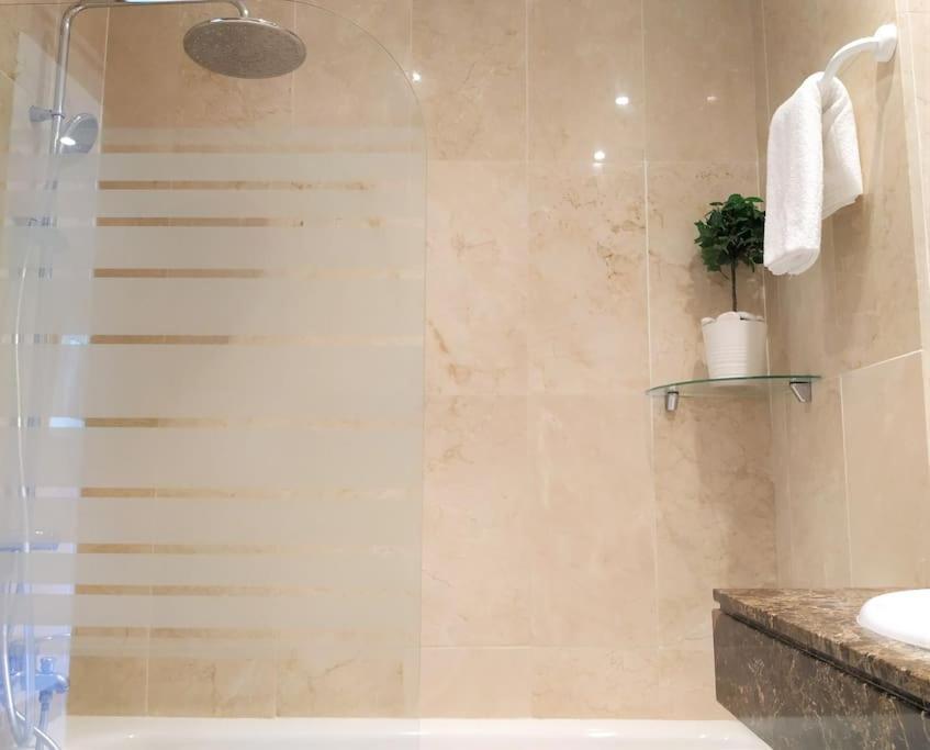 Brisa Quebrada Beach, 2 Bed, Sea Views, Pool Benalmadena