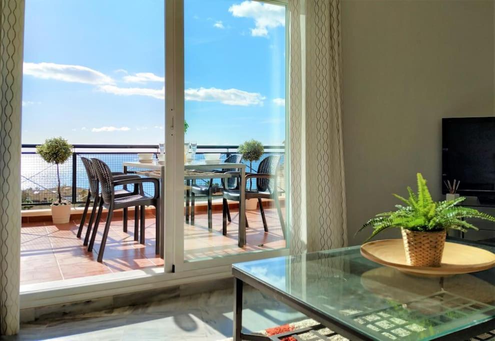 Apartment Brisa Quebrada Beach, 2 Bed, Sea Views, Pool Benalmadena