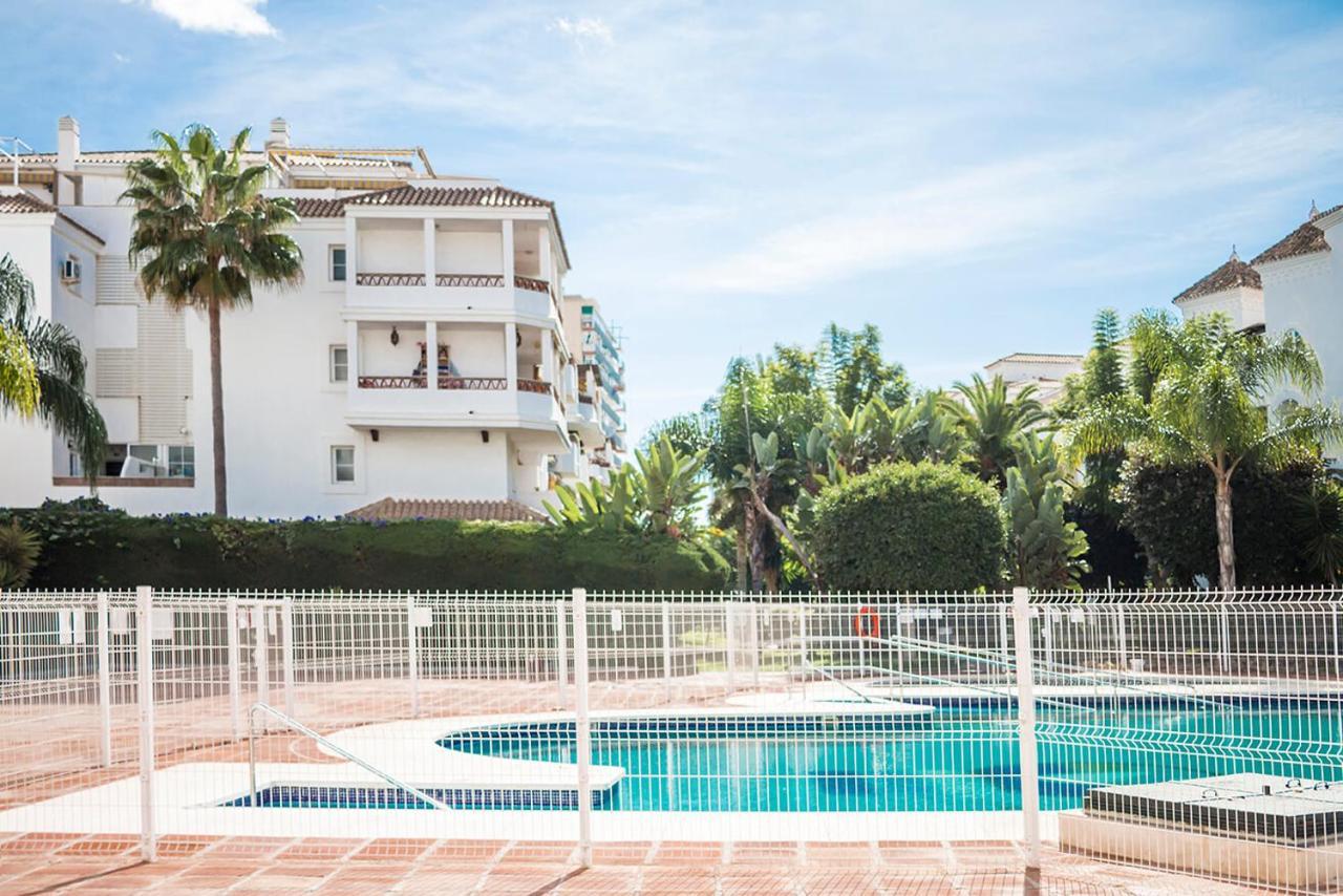 Lovely 2 Bedroom W/ Large Garden + Pools *