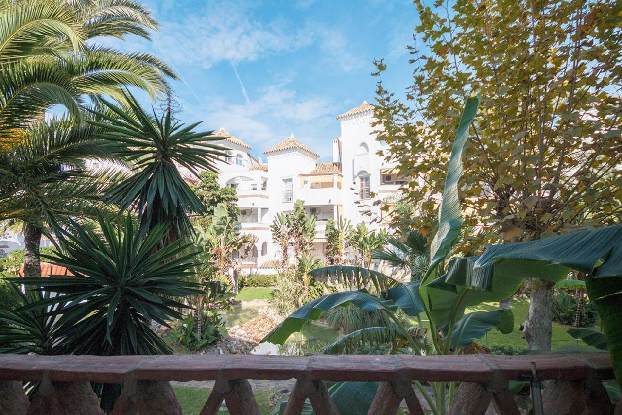 Lovely 2 Bedroom W/ Large Garden + Pools *