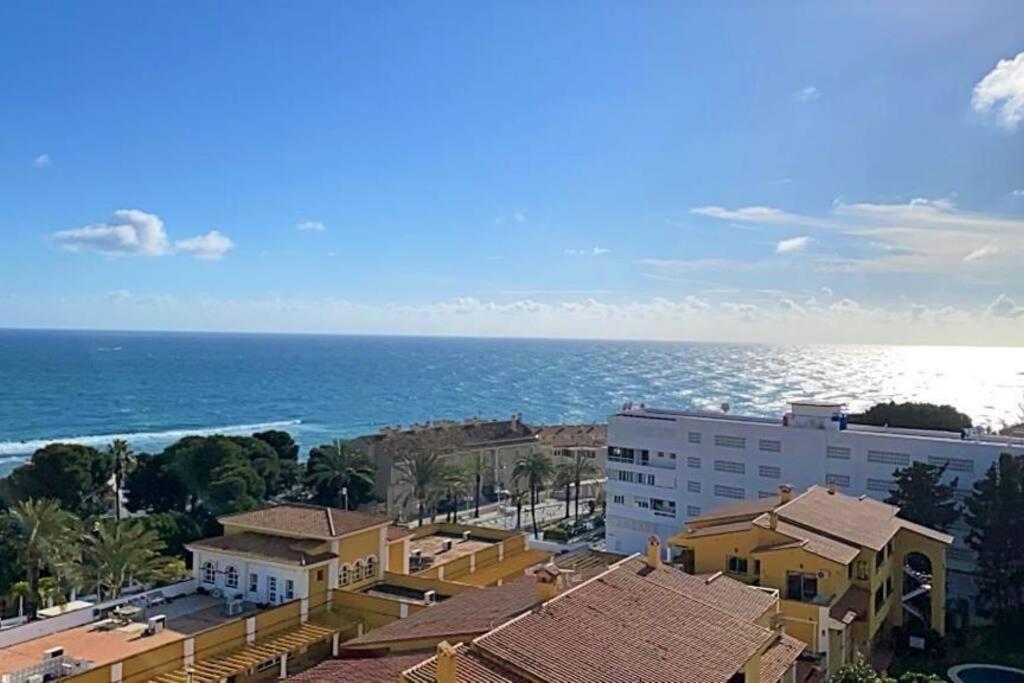 Don Gustavo 2 Bedroom Front Apt, Sea Views Benalmadena