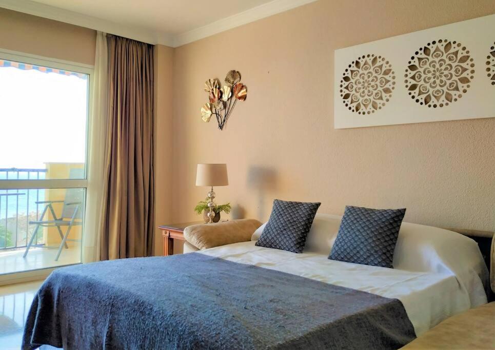 Don Gustavo 2 Bedroom Front Apt, Sea Views Apartment