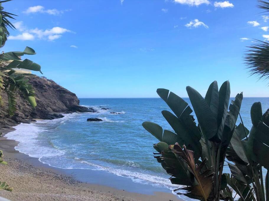 Don Gustavo 2 Bedroom Front Apt, Sea Views *
